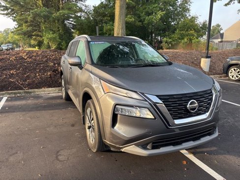 Used 2021 Nissan Rogue SV w/ Premium Package image 2
