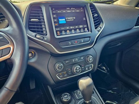 Used 2021 Jeep Cherokee Latitude Lux w/ Comfort/Convenience Group image 22