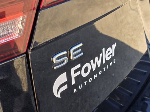Used 2023 Volkswagen Tiguan SE R-Line image 12