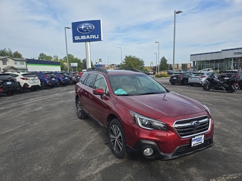Used 2018 Subaru Outback 3.6R Limited image 2
