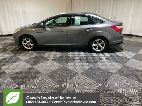 Used 2014 Ford Focus SE w/ SE Winter Package image 5