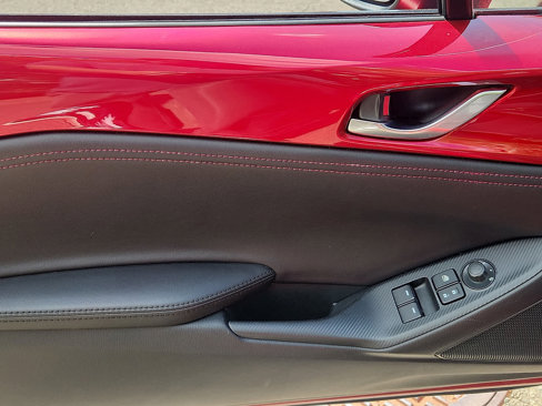 Used 2018 MAZDA MX-5 Miata RF Club image 12