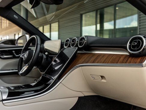 Used 2023 Mercedes-Benz C 300 4MATIC Sedan image 42