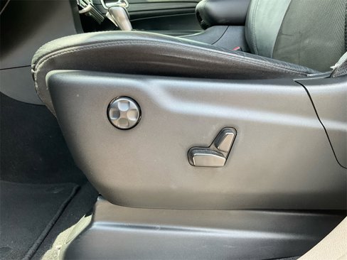Used 2021 Jeep Grand Cherokee Laredo X image 26