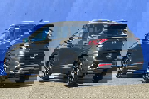 Used 2025 Kia Sportage EX image 5