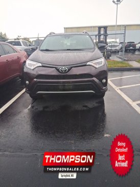 Used 2018 Toyota RAV4 SE image 1