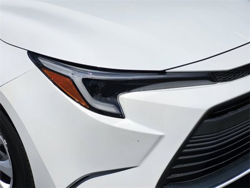Used 2024 Toyota Corolla LE image 5