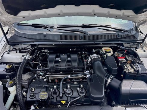 Used 2017 Ford Taurus Limited image 33