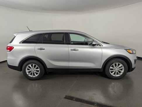 Used 2017 Kia Sorento L image 8