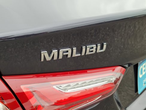 Used 2022 Chevrolet Malibu LT w/ Leather Package image 3