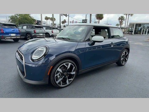 Certified 2025 MINI Cooper 2-Door Hardtop image 36