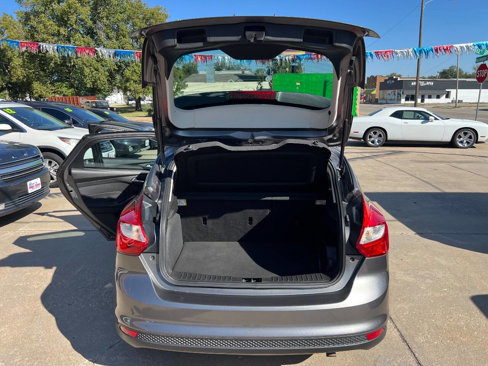 Used 2012 Ford Focus SEL image 18