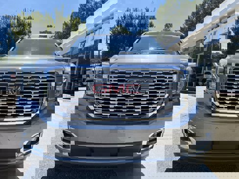 Used 2020 GMC Yukon Denali w/ Denali Ultimate Package image 10
