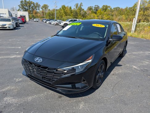 Used 2021 Hyundai Elantra SEL w/ Convenience Package image 2
