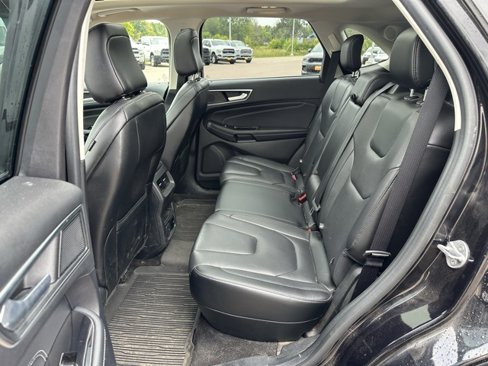 Used 2020 Ford Edge Titanium w/ Equipment Group 301A image 6