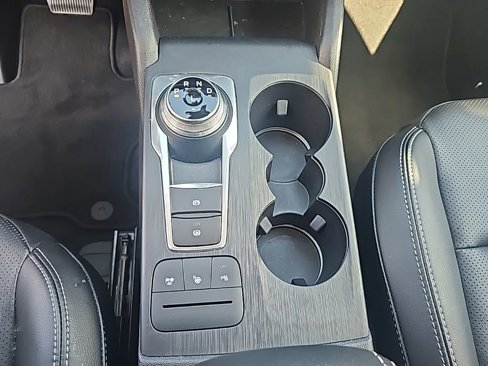 Certified 2021 Ford Escape Titanium image 40