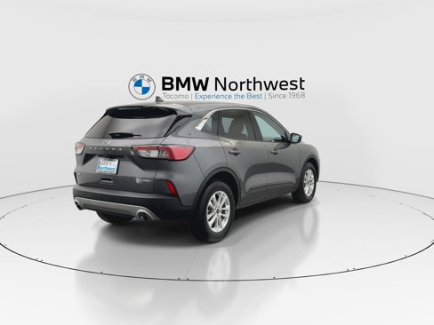 Used 2021 Ford Escape SE image 3