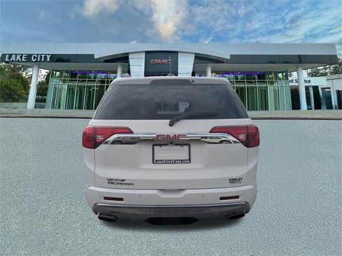 Used 2019 GMC Acadia Denali image 4