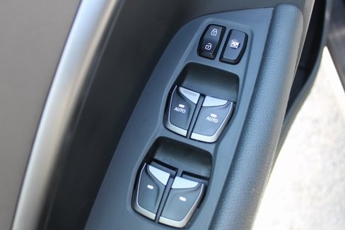 Used 2017 Hyundai Santa Fe SE image 11