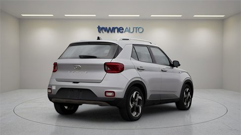 Used 2022 Hyundai Venue SEL image 12