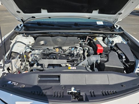 Used 2024 Toyota Camry SE image 9