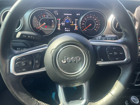 Used 2019 Jeep Wrangler Unlimited Sahara image 11