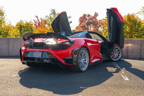 Used 2022 McLaren 765LT image 13