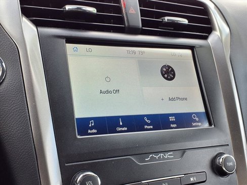 Used 2020 Ford Fusion SE image 8