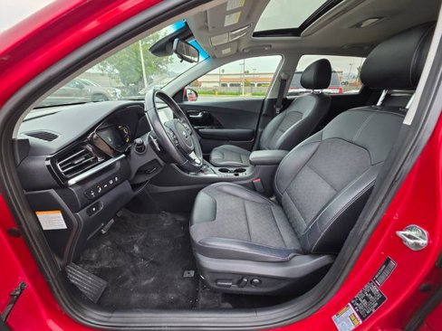 Used 2020 Kia Niro Touring image 14