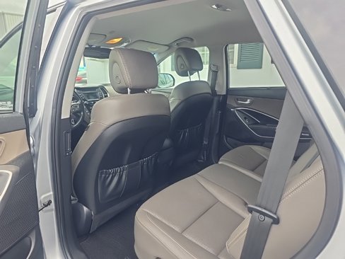 Used 2014 Hyundai Santa Fe GLS image 17