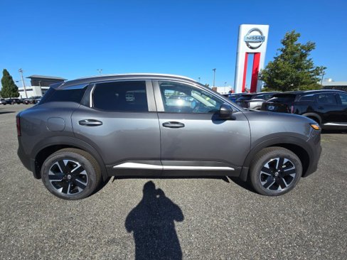 New 2025 Nissan Kicks SV w/ SV Premium Package image 3