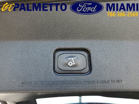 Used 2018 Ford Explorer XLT w/ Equipment Group 202A image 9