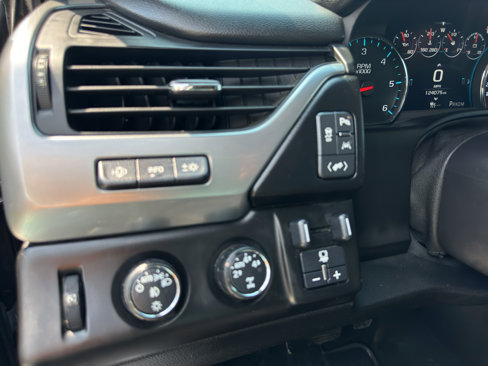 Used 2016 Chevrolet Tahoe LTZ image 19
