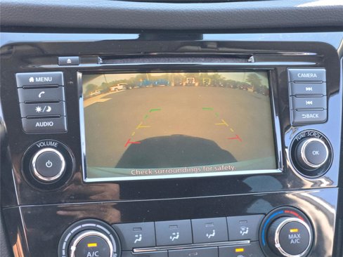 Used 2020 Nissan Rogue SV image 30