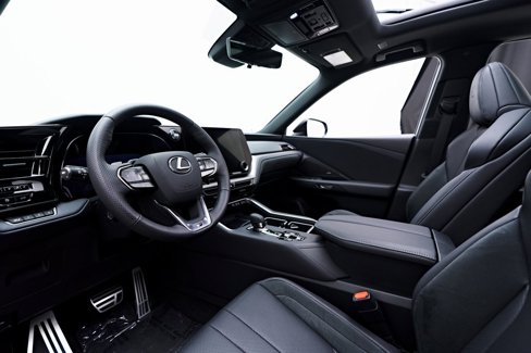 Used 2024 Lexus TX 500h AWD image 4
