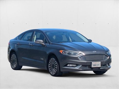 Used 2017 Ford Fusion Energi Titanium image 3