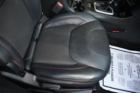 Used 2016 Jeep Cherokee Trailhawk w/ Cold Weather Group image 22