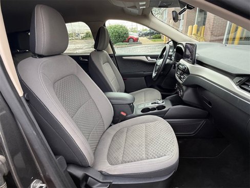 Used 2020 Ford Escape SE image 17