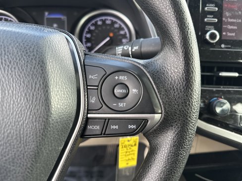 Certified 2022 Toyota Camry LE image 18