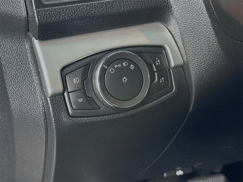 Used 2016 Ford Explorer XLT w/ Equipment Group 202A image 10
