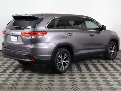 Used 2019 Toyota Highlander LE image 8