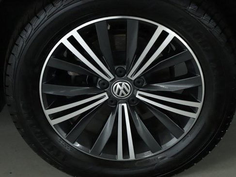 Used 2019 Volkswagen Tiguan SEL image 41