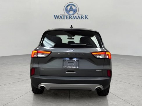 Used 2022 Ford Escape SE w/ Cold Weather Package image 4