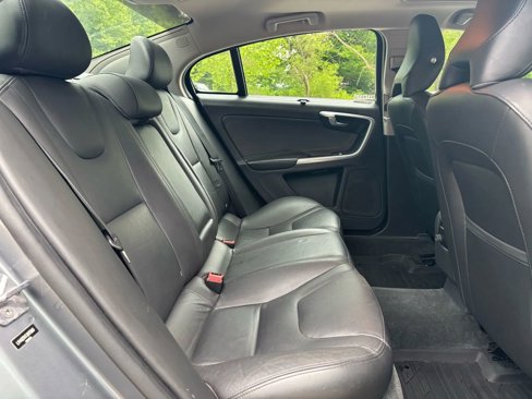 Used 2018 Volvo S60 T5 Inscription image 35