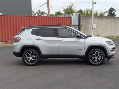 New 2024 Jeep Compass Limited image 7