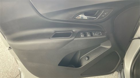 Used 2018 Chevrolet Equinox LT image 36