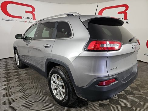 Used 2017 Jeep Cherokee Latitude w/ Cold Weather Group image 5