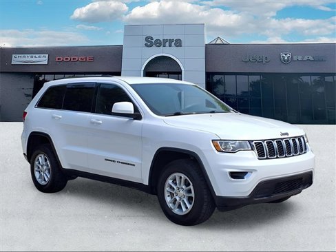 Used 2018 Jeep Grand Cherokee Laredo image 1
