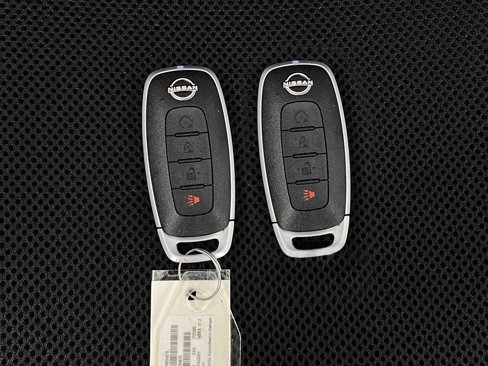Used 2025 Nissan Kicks Play S image 9