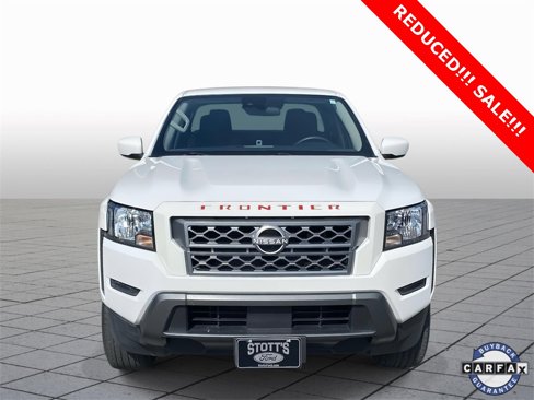 Used 2022 Nissan Frontier SV image 2